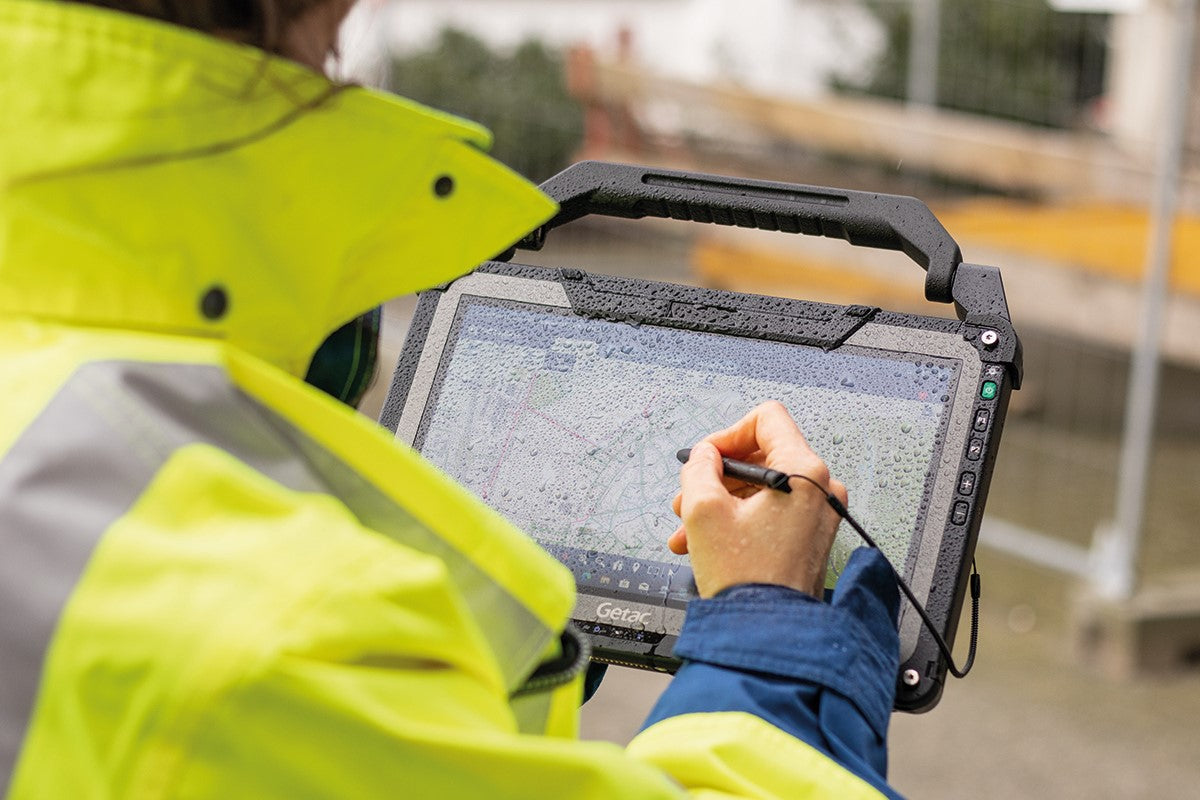 Eingabe mit Digitizer-Stift bei Regen, Getac F110